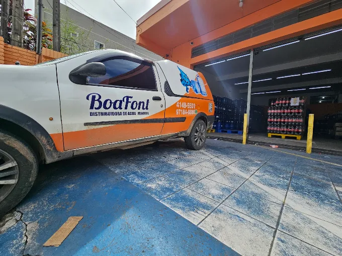 Veículo identificado da Boafont diante da operação